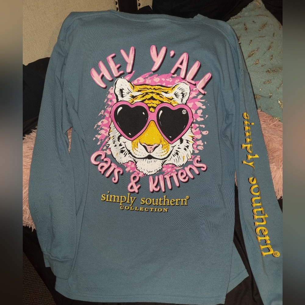 Simply southern long sleeve size largel